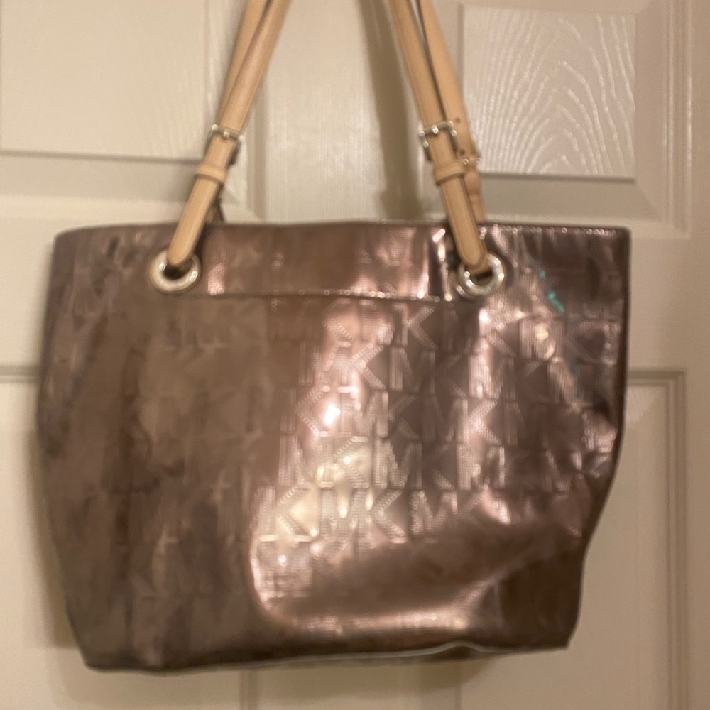 MICHAEL Michael Kors Silver Shoulder Bag Elegant Design